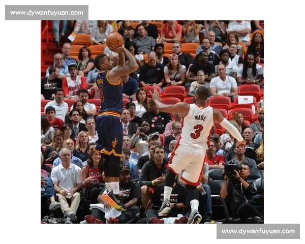 热火与骑士激战正酣 双方核心球员表现出色上演精彩对决